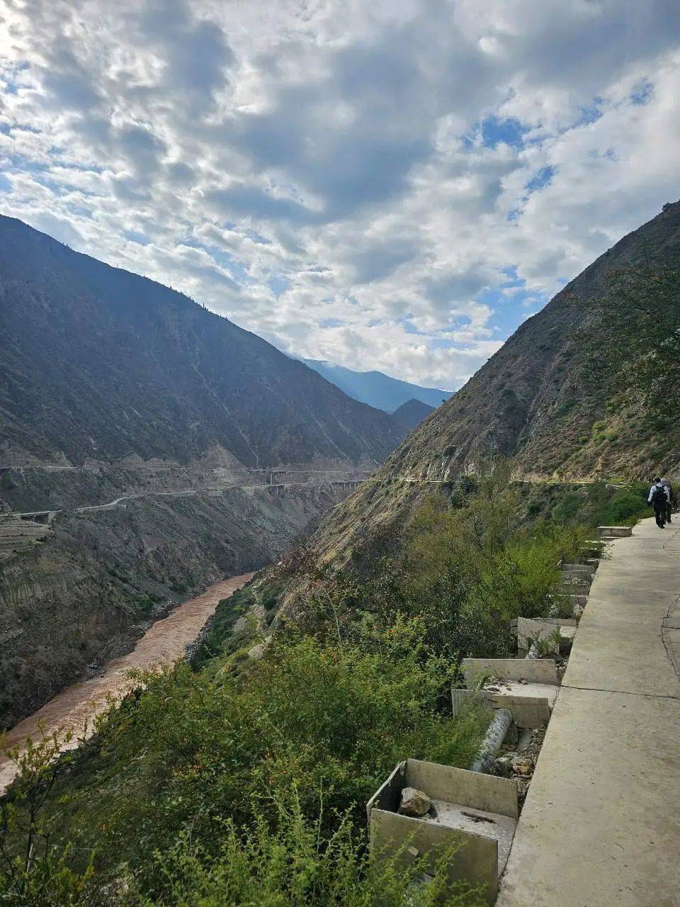门徒娱乐:天堂在左,雨崩在右